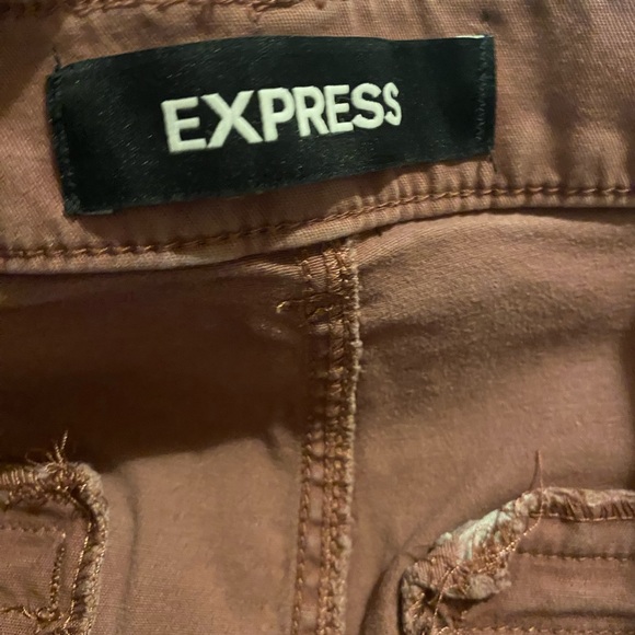 Express Shorts - Picture 2 of 4